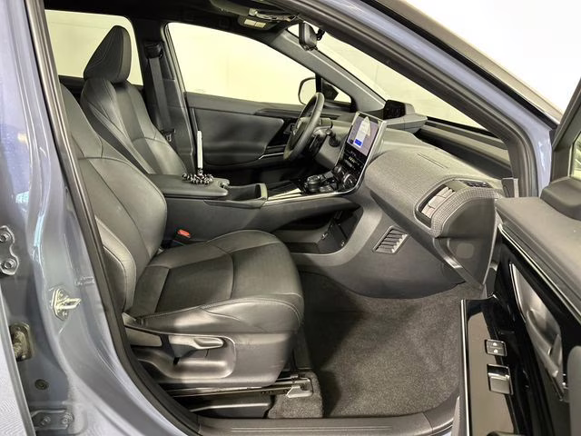2023 Harbor Mist Gray Pearl 2-Tone Subaru Solterra Touring AWD SUV
