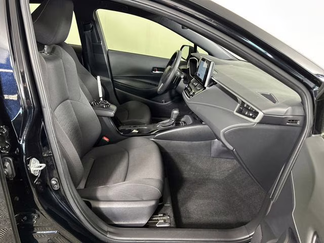 2025 Midnight Black Metallic Toyota Corolla Hatchback SE FWD Hatchback