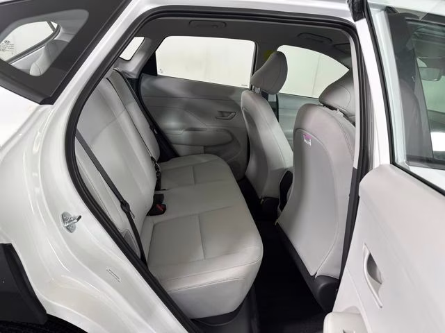 2026 Atlas White Hyundai Kona SE FWD SUV