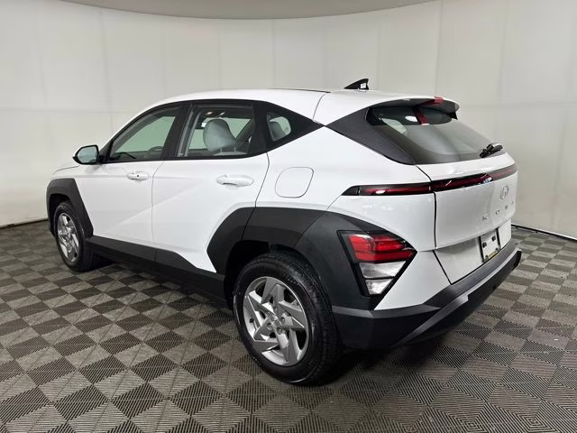 2026 Atlas White Hyundai Kona SE FWD SUV