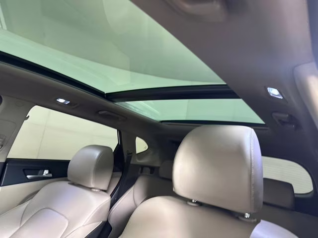 2020 White Hyundai Tucson Ultimate AWD SUV