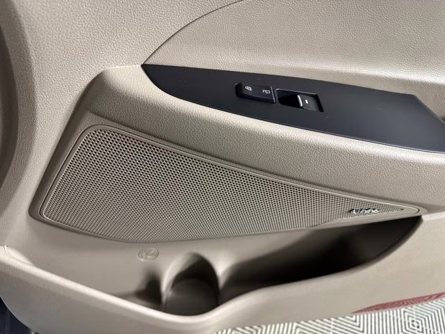 2020 White Hyundai Tucson Ultimate AWD SUV