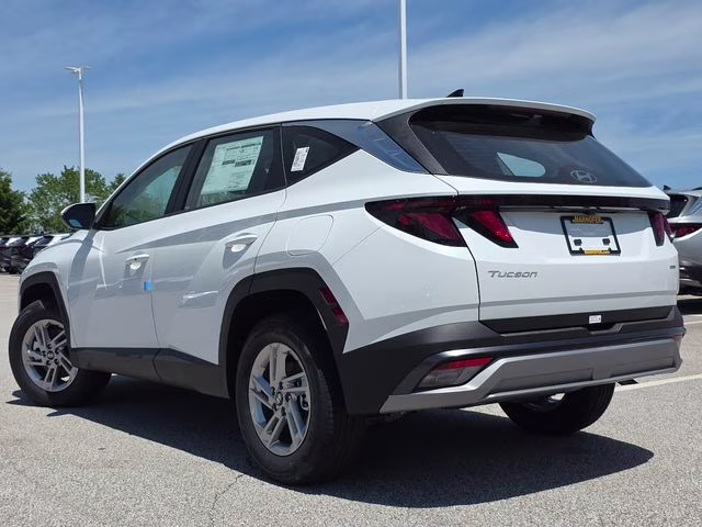 2026 White Pearl Hyundai Tucson SE AWD SUV
