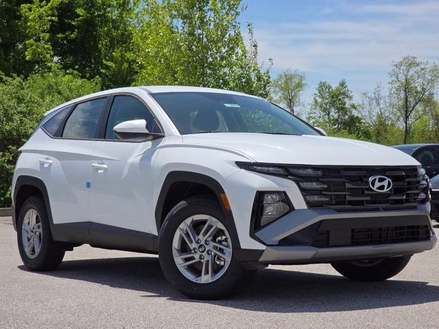 2026 White Pearl Hyundai Tucson SE AWD SUV
