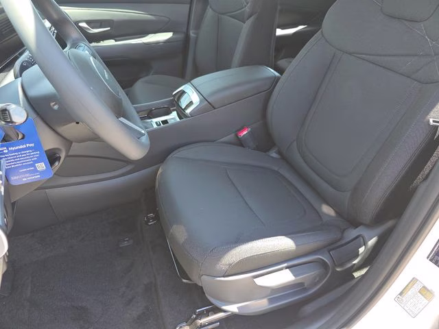 2026 White Pearl Hyundai Tucson SE AWD SUV