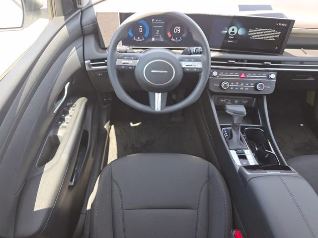 2026 White Pearl Hyundai Tucson SE AWD SUV