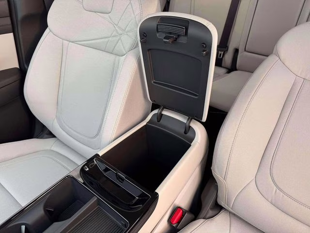 2026 Creamy White Pearl Hyundai Tucson Hybrid Blue AWD SUV