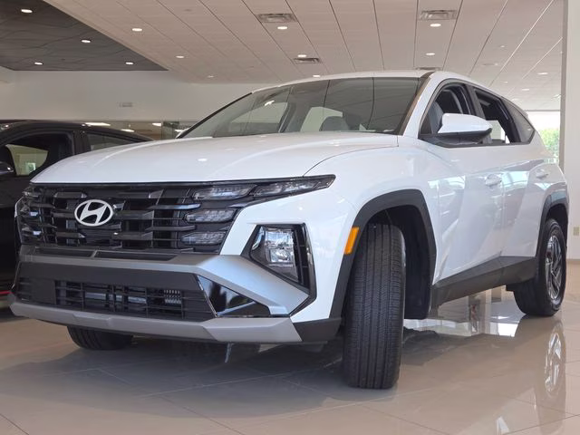 2026 Creamy White Pearl Hyundai Tucson Hybrid Blue SE AWD SUV