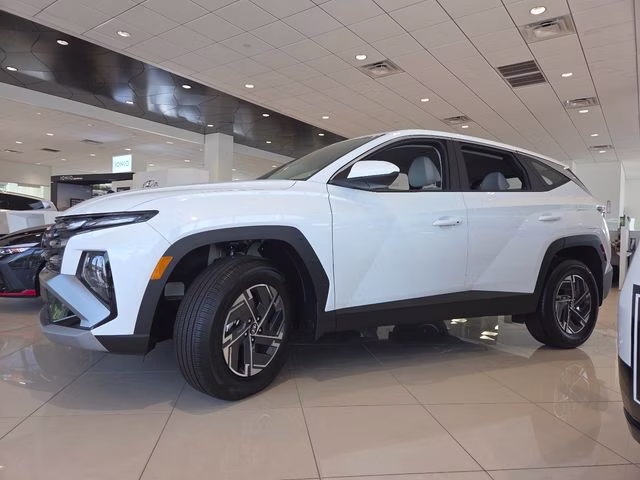 2026 Creamy White Pearl Hyundai Tucson Hybrid Blue SE AWD SUV