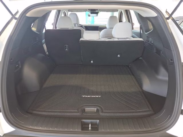 2026 Creamy White Pearl Hyundai Tucson Hybrid Blue SE AWD SUV