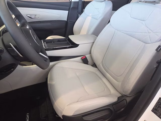 2026 Creamy White Pearl Hyundai Tucson Hybrid Blue SE AWD SUV