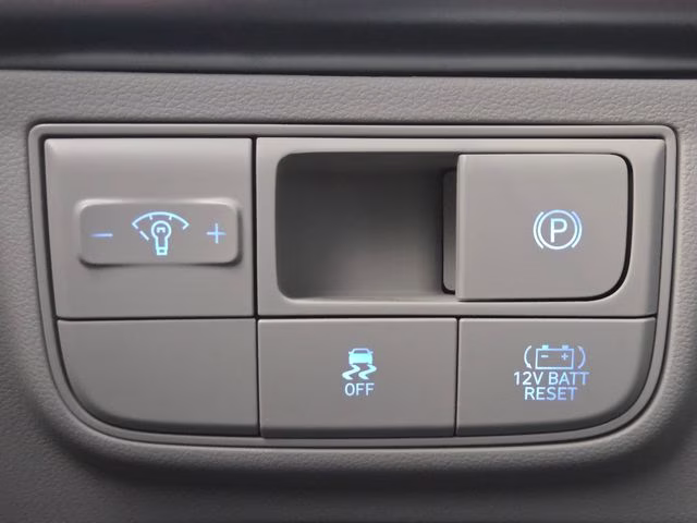 2026 Creamy White Pearl Hyundai Tucson Hybrid Blue SE AWD SUV