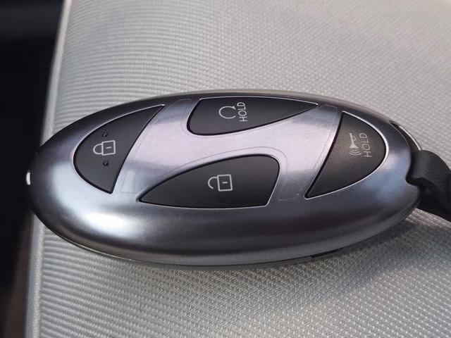 2026 Creamy White Pearl Hyundai Tucson Hybrid Blue SE AWD SUV