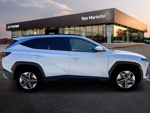 2026 Creamy White Pearl Hyundai Tucson Hybrid SEL AWD SUV