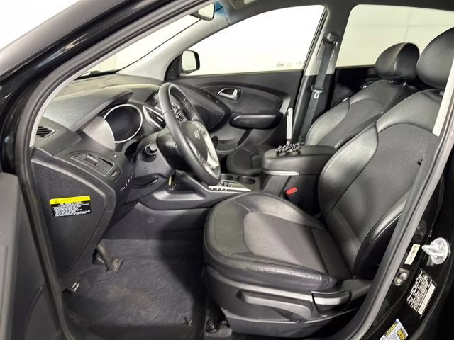 2013 Black Hyundai Tucson GLS AWD SUV