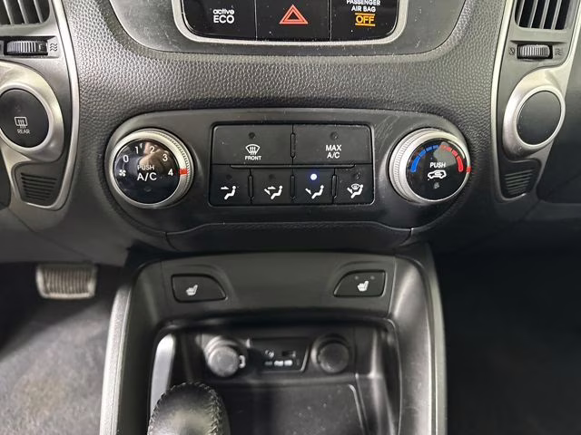 2013 Black Hyundai Tucson GLS AWD SUV