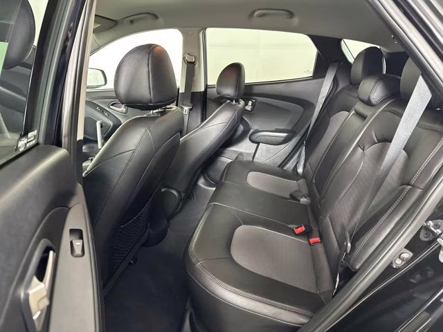 2013 Black Hyundai Tucson GLS AWD SUV