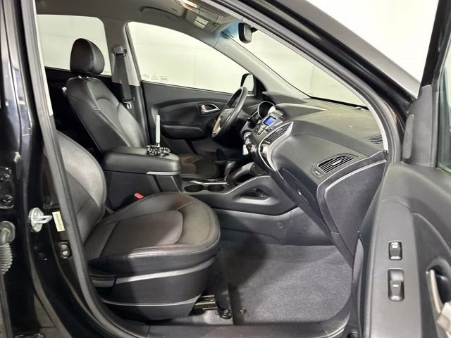 2013 Black Hyundai Tucson GLS AWD SUV