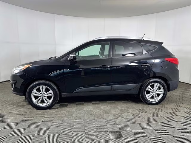 2013 Black Hyundai Tucson GLS AWD SUV