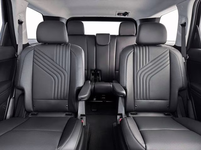 2026 Creamy White Pearl Hyundai Palisade Hybrid SEL Premium AWD SUV