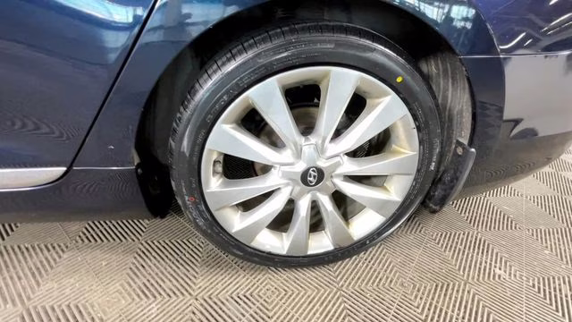 2012 Midnight Blue Pearl Hyundai Azera Base FWD Sedan