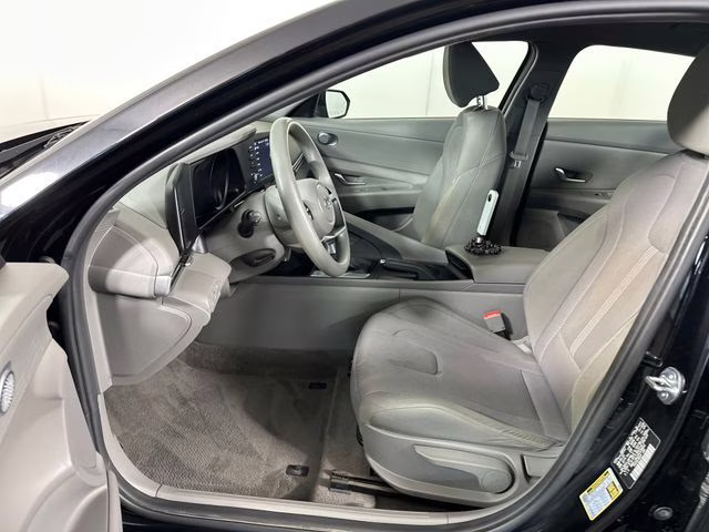 2023 Onyx Black Hyundai Elantra SE FWD Sedan