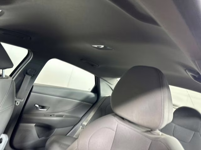 2023 Onyx Black Hyundai Elantra SE FWD Sedan