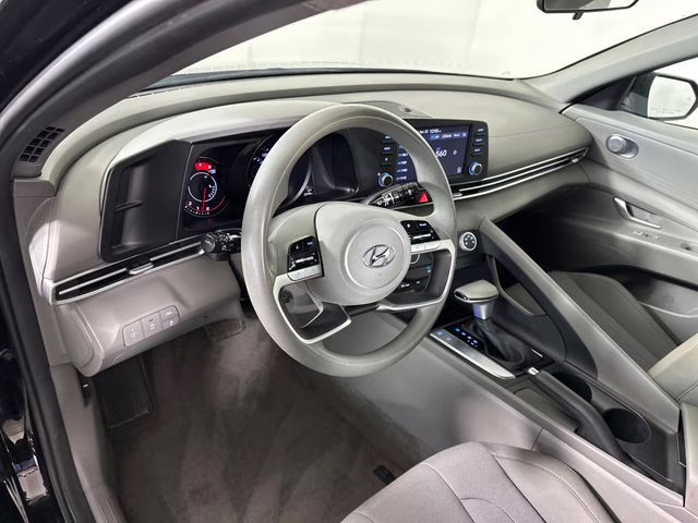 2023 Onyx Black Hyundai Elantra SE FWD Sedan
