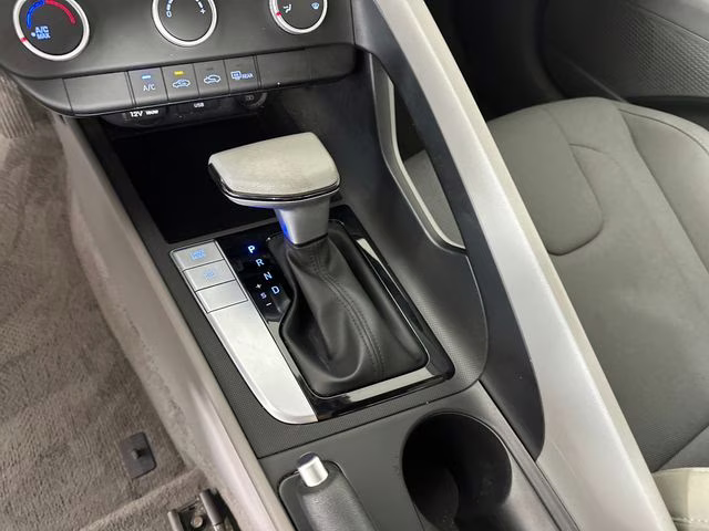 2023 Onyx Black Hyundai Elantra SE FWD Sedan