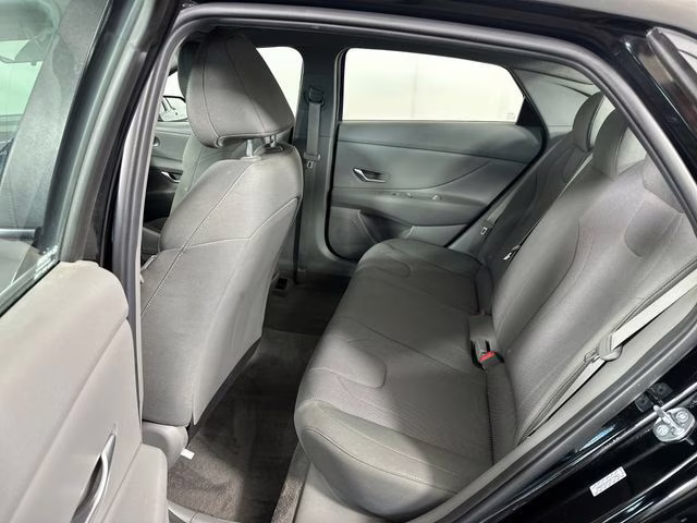 2023 Onyx Black Hyundai Elantra SE FWD Sedan