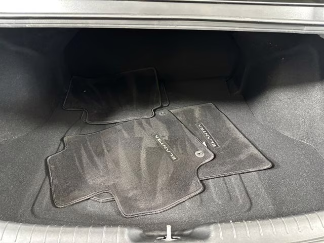 2023 Onyx Black Hyundai Elantra SE FWD Sedan