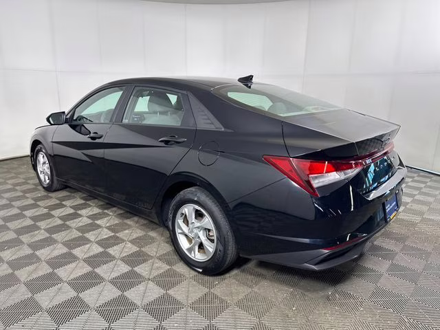 2023 Onyx Black Hyundai Elantra SE FWD Sedan