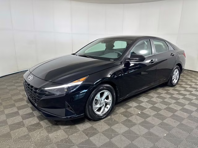 2023 Onyx Black Hyundai Elantra SE FWD Sedan
