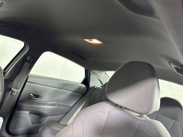 2025 Amazon Gray Hyundai Elantra SE FWD Sedan