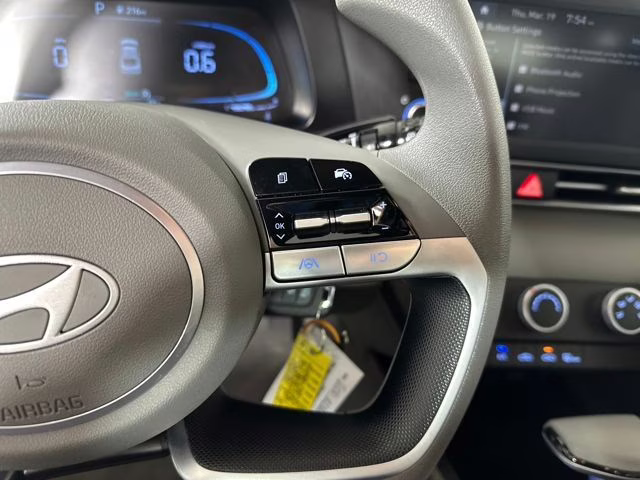 2025 Amazon Gray Hyundai Elantra SE FWD Sedan