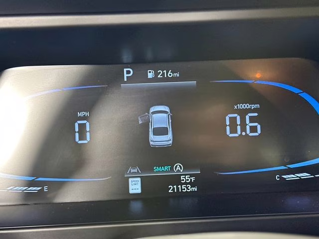 2025 Amazon Gray Hyundai Elantra SE FWD Sedan