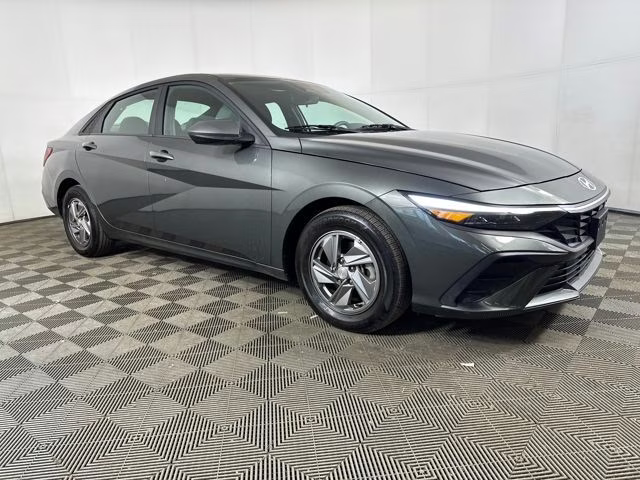 2025 Amazon Gray Hyundai Elantra SE FWD Sedan