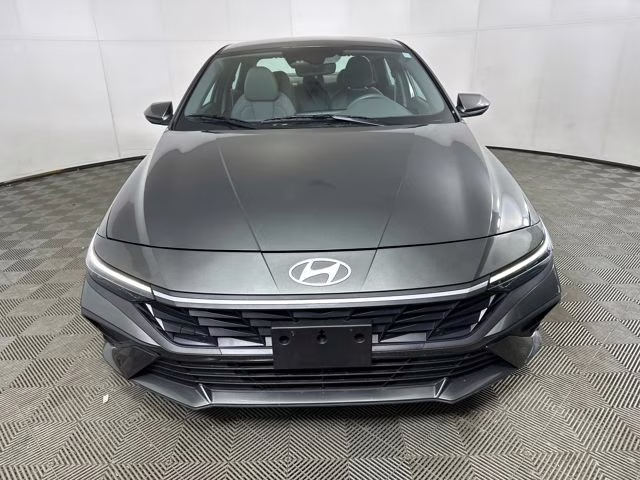 2025 Amazon Gray Hyundai Elantra SE FWD Sedan