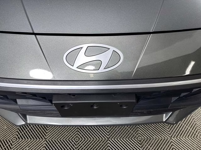 2025 Amazon Gray Hyundai Elantra SE FWD Sedan