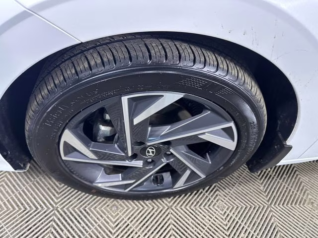 2025 Serenity White Hyundai Elantra SEL Sport FWD Sedan