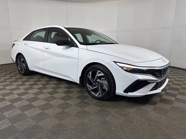 2025 Serenity White Hyundai Elantra SEL Sport FWD Sedan