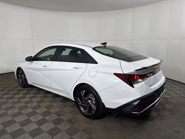 2025 Serenity White Hyundai Elantra SEL Sport FWD Sedan