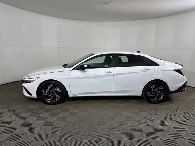 2025 Serenity White Hyundai Elantra SEL Sport FWD Sedan