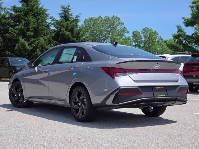 2026 Fluid Metal Hyundai Elantra SEL Sport FWD Sedan