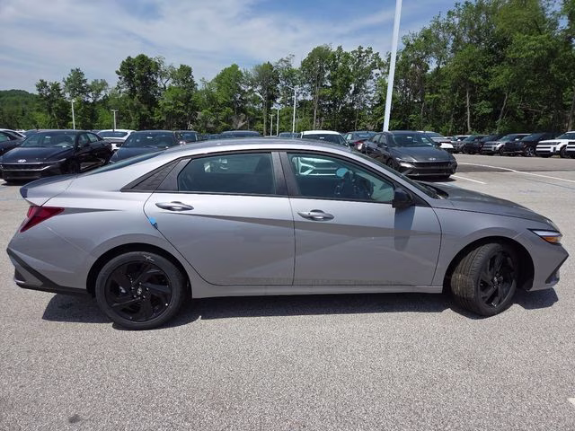 2026 Fluid Metal Hyundai Elantra SEL Sport FWD Sedan
