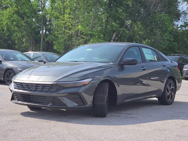 2026 Amazon Gray Hyundai Elantra SEL Sport FWD Sedan