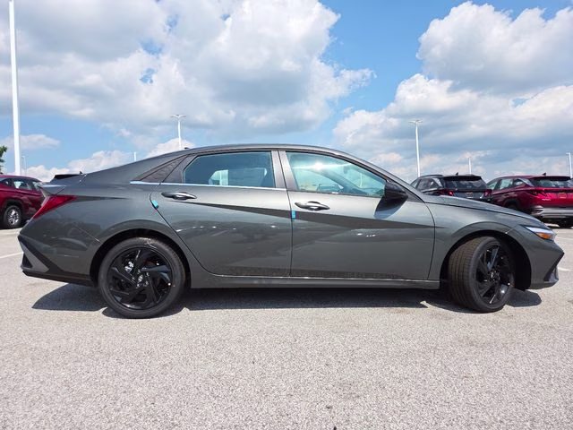 2026 Amazon Gray Hyundai Elantra SEL Sport FWD Sedan