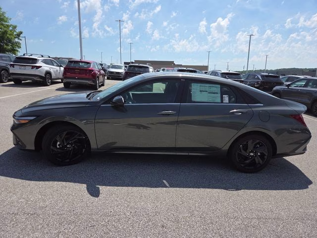 2026 Amazon Gray Hyundai Elantra SEL Sport FWD Sedan