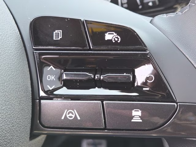 2026 Amazon Gray Hyundai Elantra SEL Sport FWD Sedan