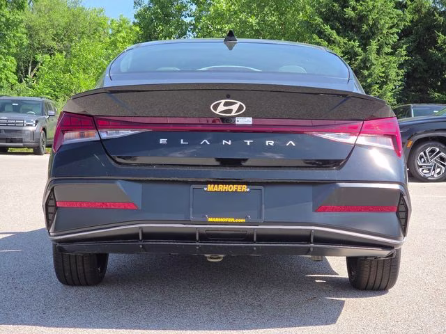 2026 Abyss Black Hyundai Elantra SEL Sport FWD Sedan